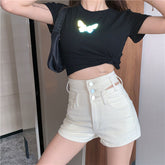 Jeansshorts mit hoher Taille und verlängertem Knopf